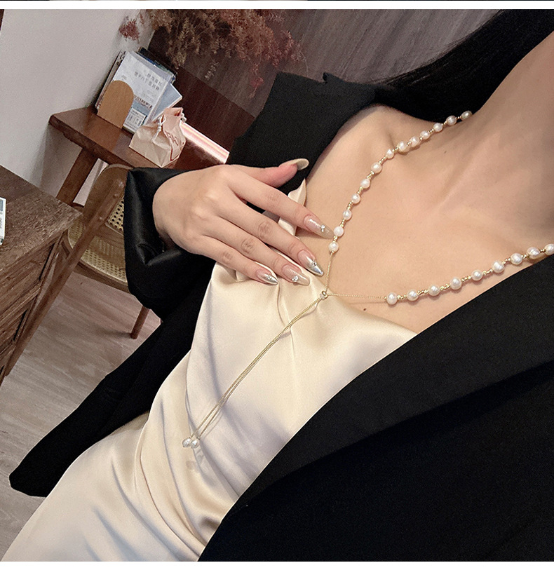 Elegant Round Freshwater Pearl Brass Beaded Sweater Chain display picture 1