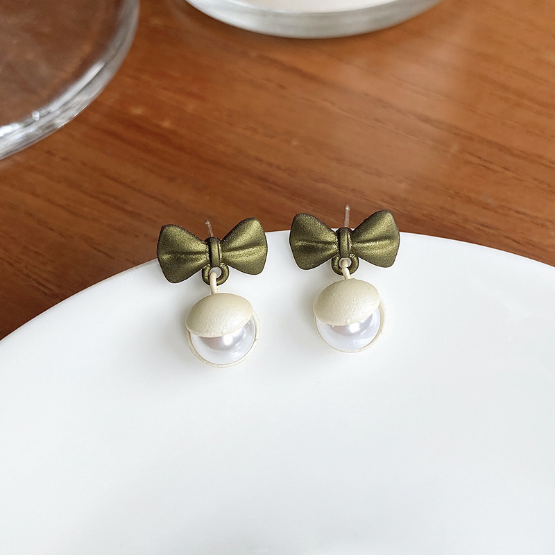 1 Pair Elegant Bow Knot Plating Inlay Alloy Artificial Pearls Drop Earrings display picture 3