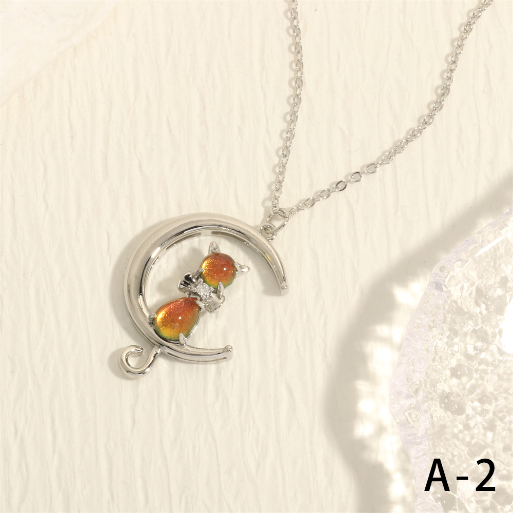 Style Simple Chat Le Cuivre Placage Incruster Zircon Plaqué Or 18k Pendentif display picture 10