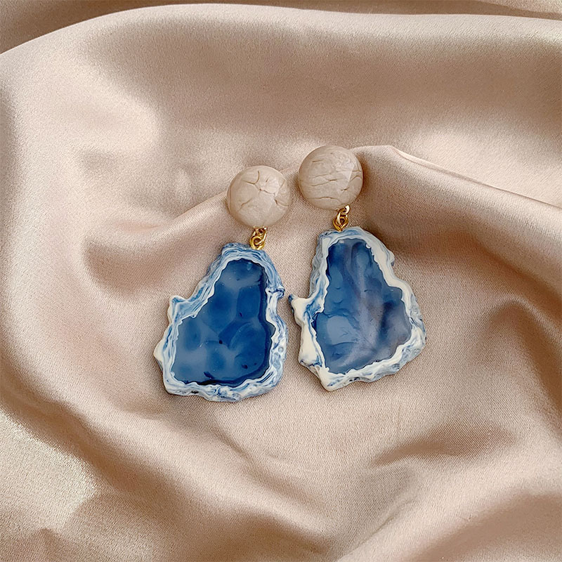 1 Pair Elegant Lady Geometric Resin Drop Earrings display picture 6