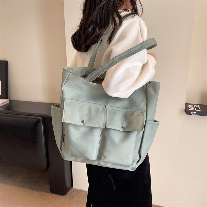 Women's  Cloth Solid Color Preppy Style Classic Style Streetwear Sewing Thread Square Zipper Shoulder Bag Shopping Bags display picture 5