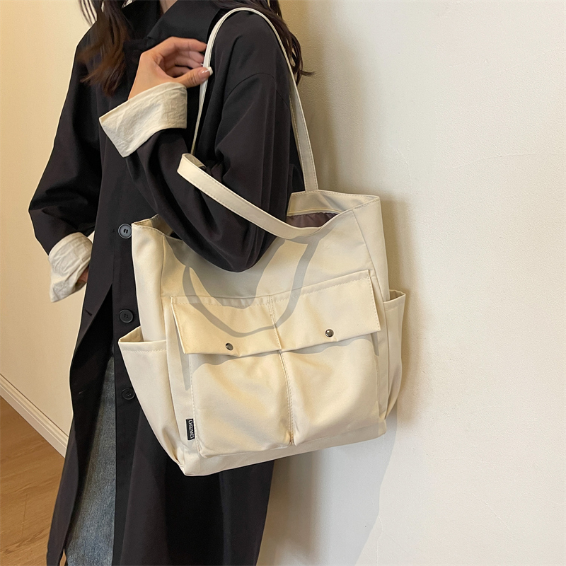 Women's  Cloth Solid Color Preppy Style Classic Style Streetwear Sewing Thread Square Zipper Shoulder Bag Shopping Bags display picture 10