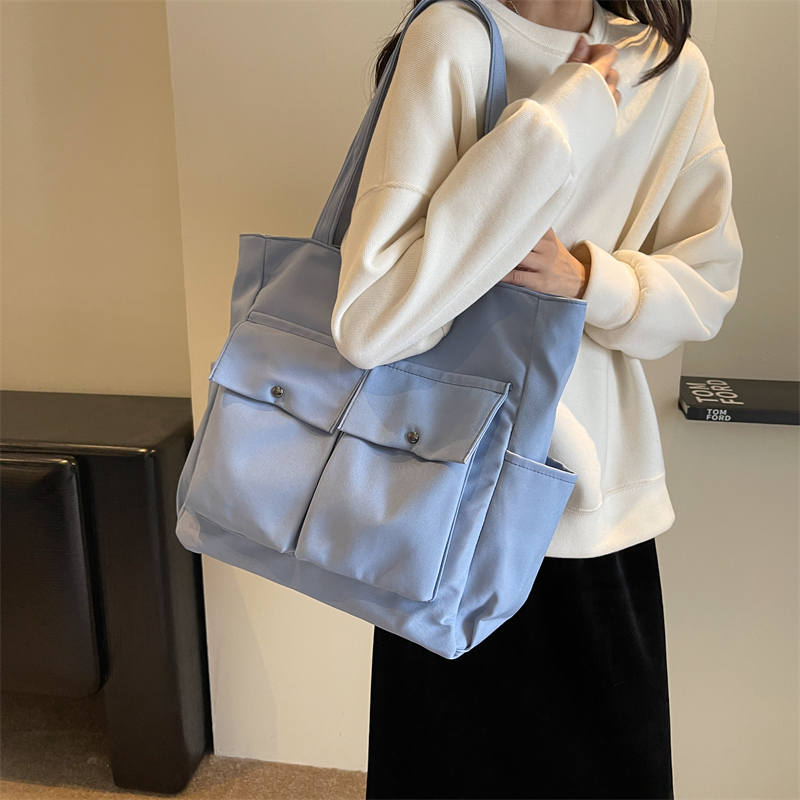 Women's  Cloth Solid Color Preppy Style Classic Style Streetwear Sewing Thread Square Zipper Shoulder Bag Shopping Bags display picture 6