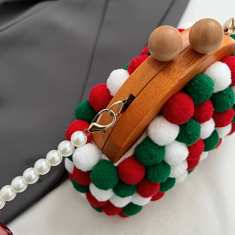 Women's  Plush Color Block Cute Vacation Beach Pearls Square Clasp Frame Shoulder Bag Jelly Bag Dome Bag display picture 4