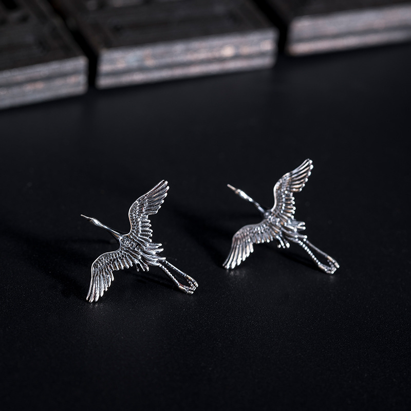 1 Pair Simple Style Crane Alloy Ear Studs display picture 3