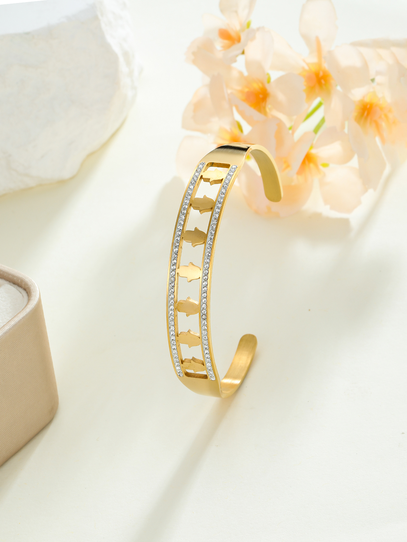 Simple Style Classic Style Palm 304 Stainless Steel 18K Gold Plated Zircon Bangle In Bulk display picture 2