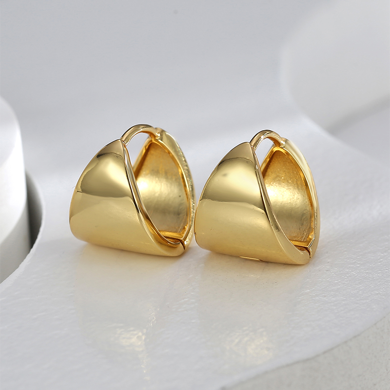 1 Pair Simple Style Solid Color Plating Copper 18k Gold Plated Hoop Earrings display picture 3