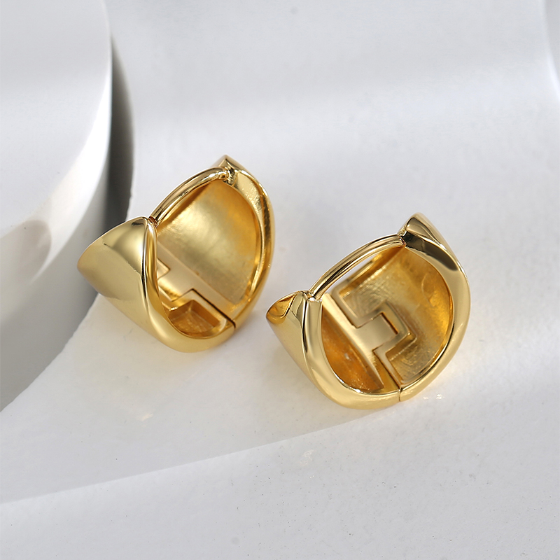 1 Pair Simple Style Solid Color Plating Copper 18k Gold Plated Hoop Earrings display picture 4