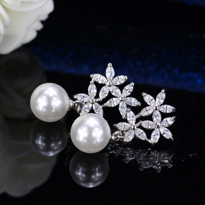 1 Pair Elegant Romantic Solid Color Snowflake Plating Inlay Copper Artificial Pearls Zircon Rhodium Plated Silver Plated Drop Earrings display picture 4