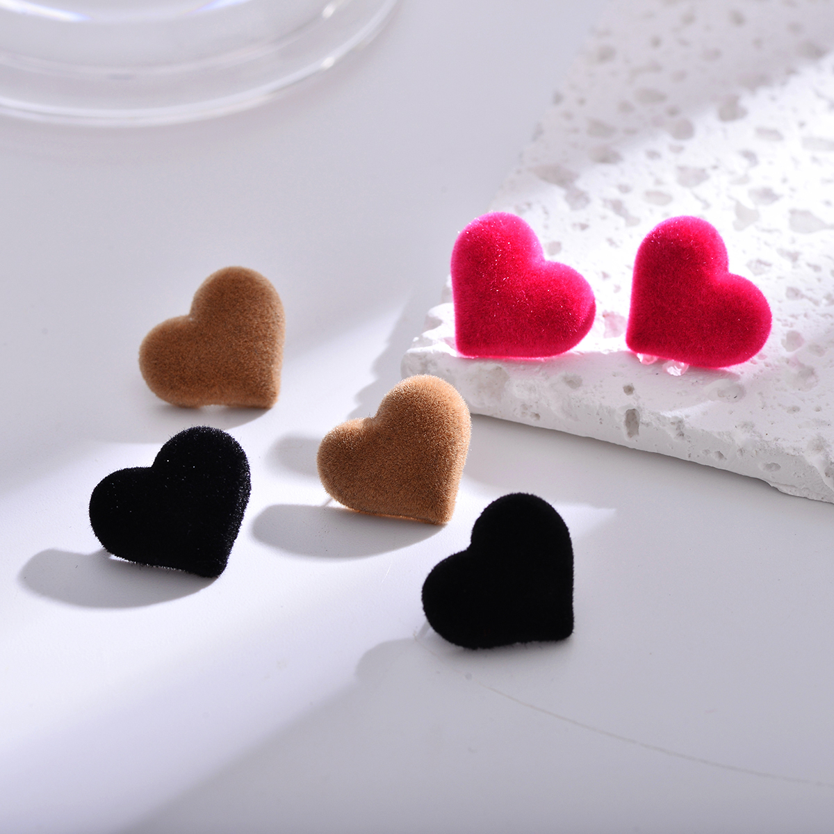 1 Pair Sweet Heart Shape Flocking Ear Studs display picture 4