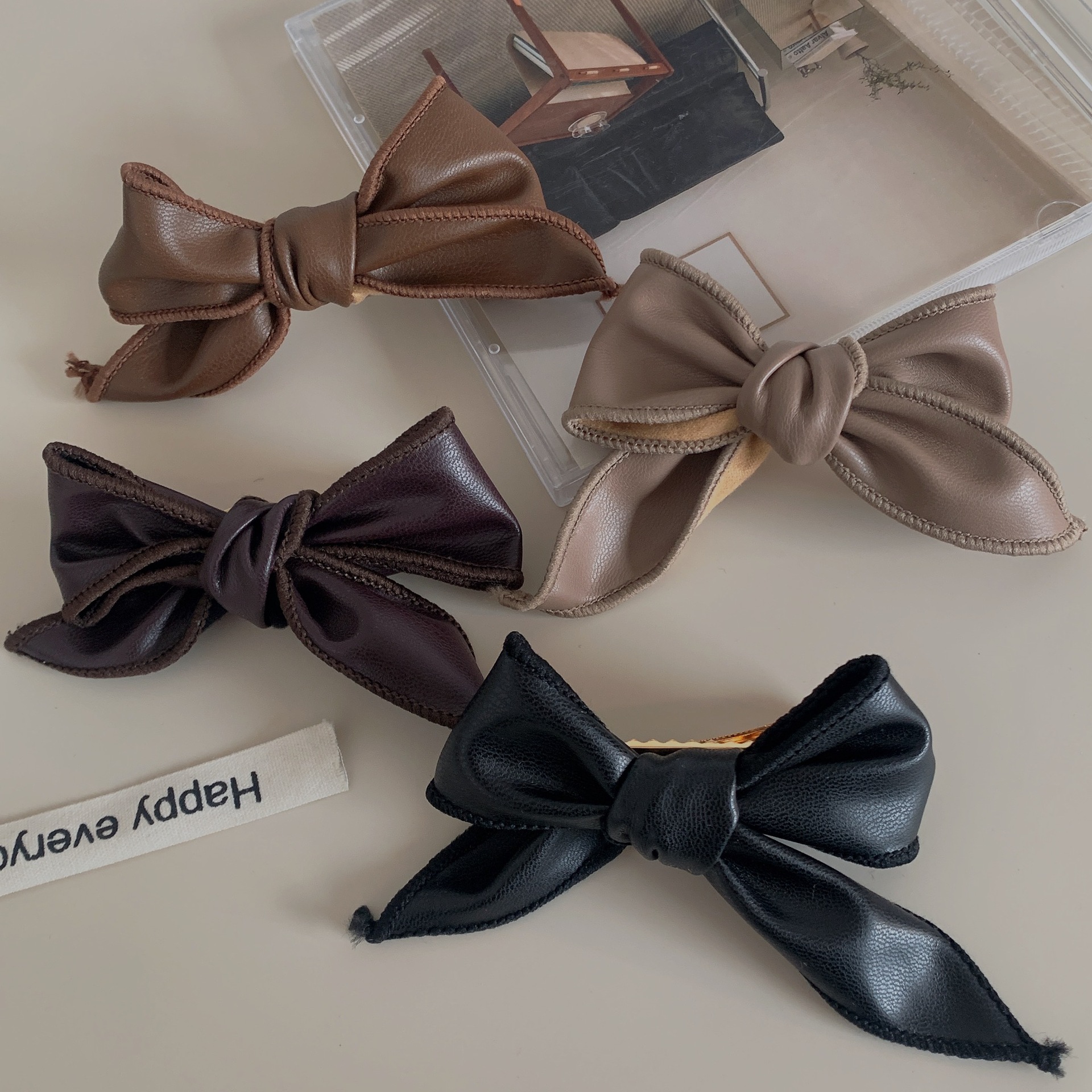 Women's Simple Style Bow Knot Pu Leather Braid Hair Clip display picture 5
