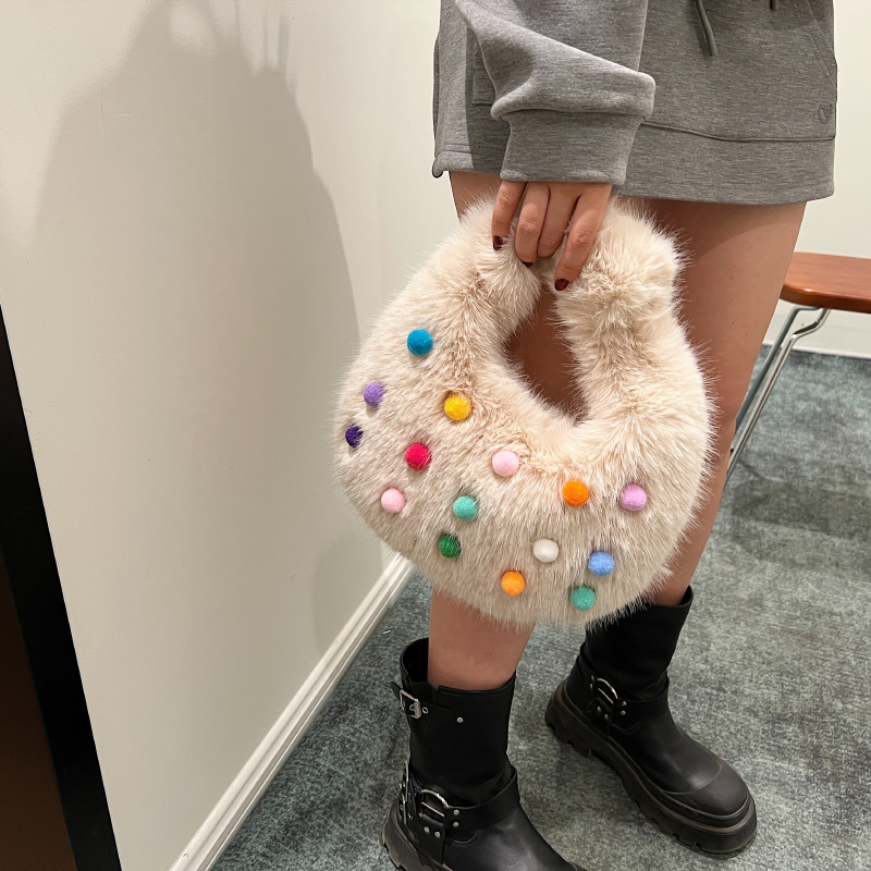 Women's Plush Polka Dots Streetwear Square Zipper Handbag display picture 7