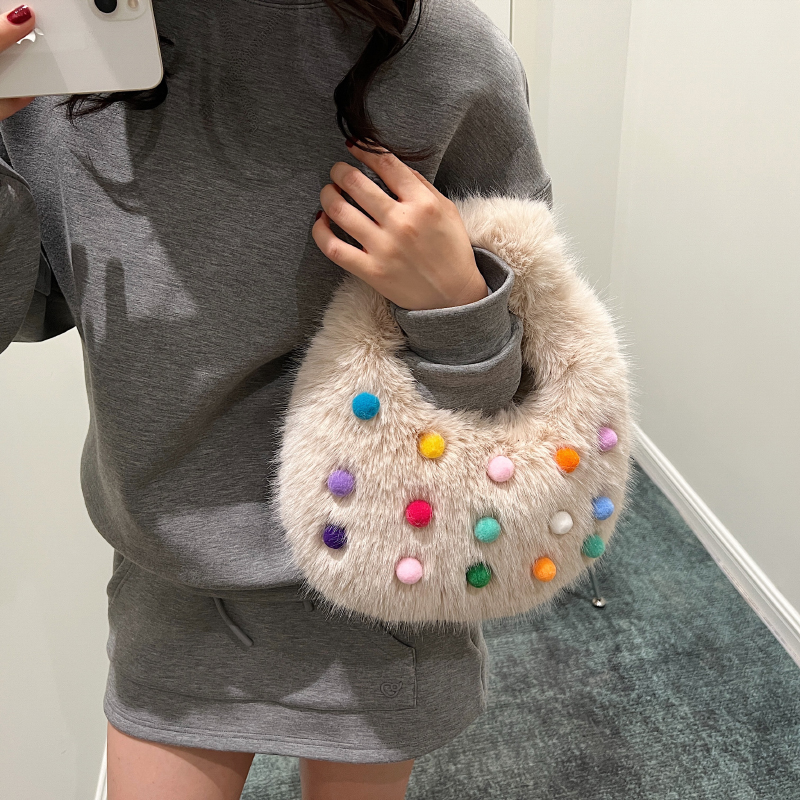Women's Plush Polka Dots Streetwear Square Zipper Handbag display picture 4