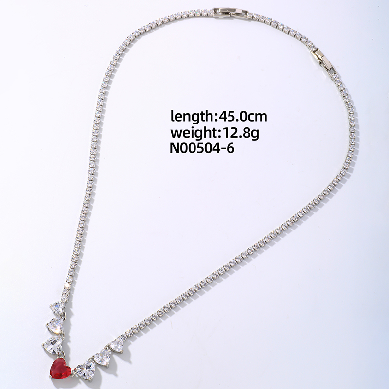 Kupfer Elegant Dame Einfacher Stil Überzug Inlay Geometrisch Herzform Zirkon Halskette Mit Anhänger display picture 1