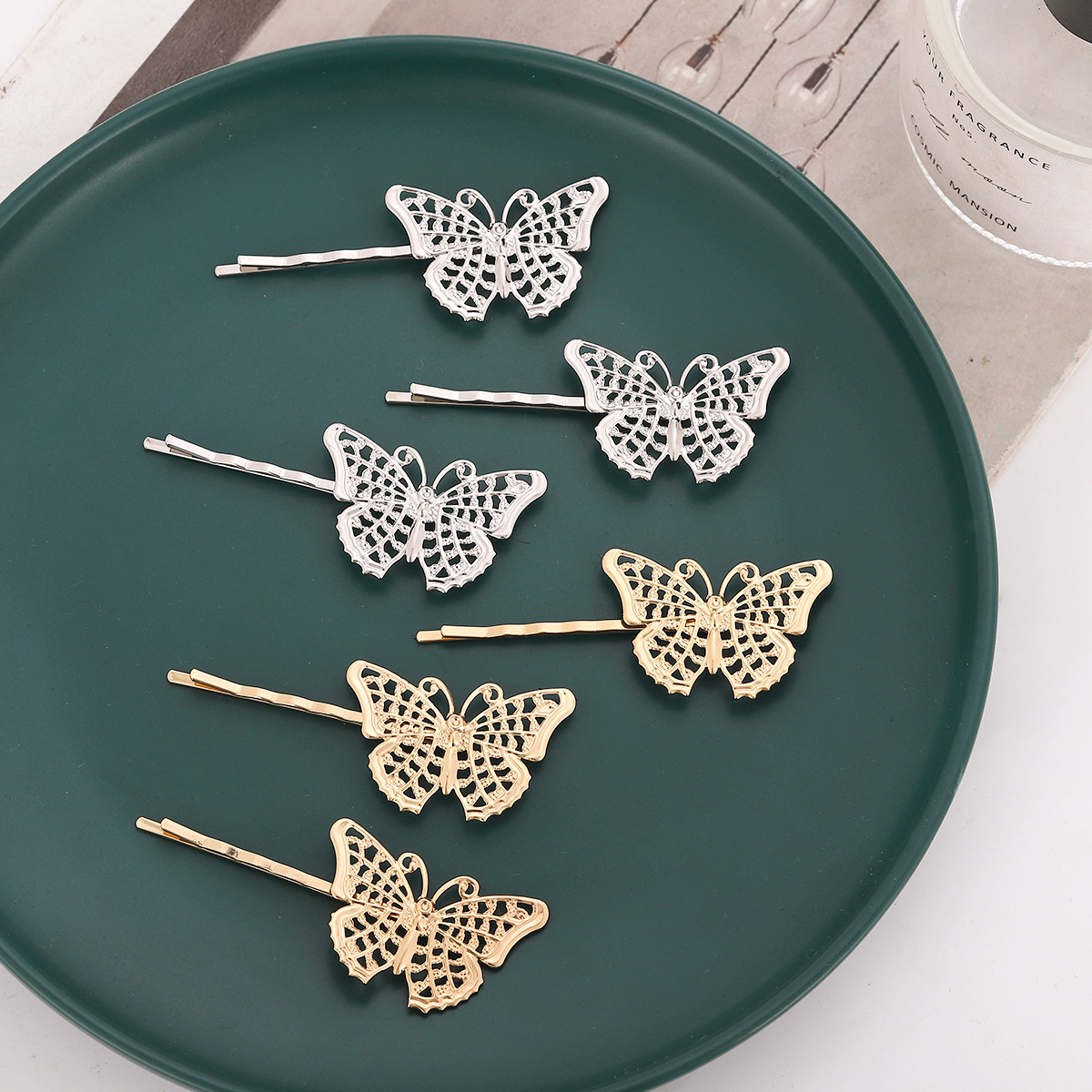 Sweet Butterfly Metal Hollow Out Hair Clip display picture 2