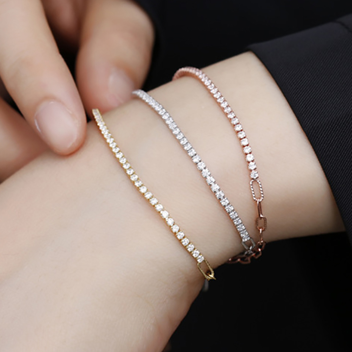 Casual Elegant Solid Color Sterling Silver Plating Inlay Diamond Silver Plated Bracelets display picture 3