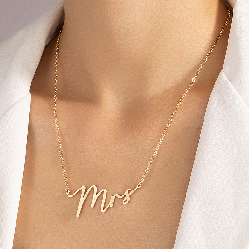 Simple Style Classic Style Letter Alloy Plating Women's Pendant Necklace display picture 1