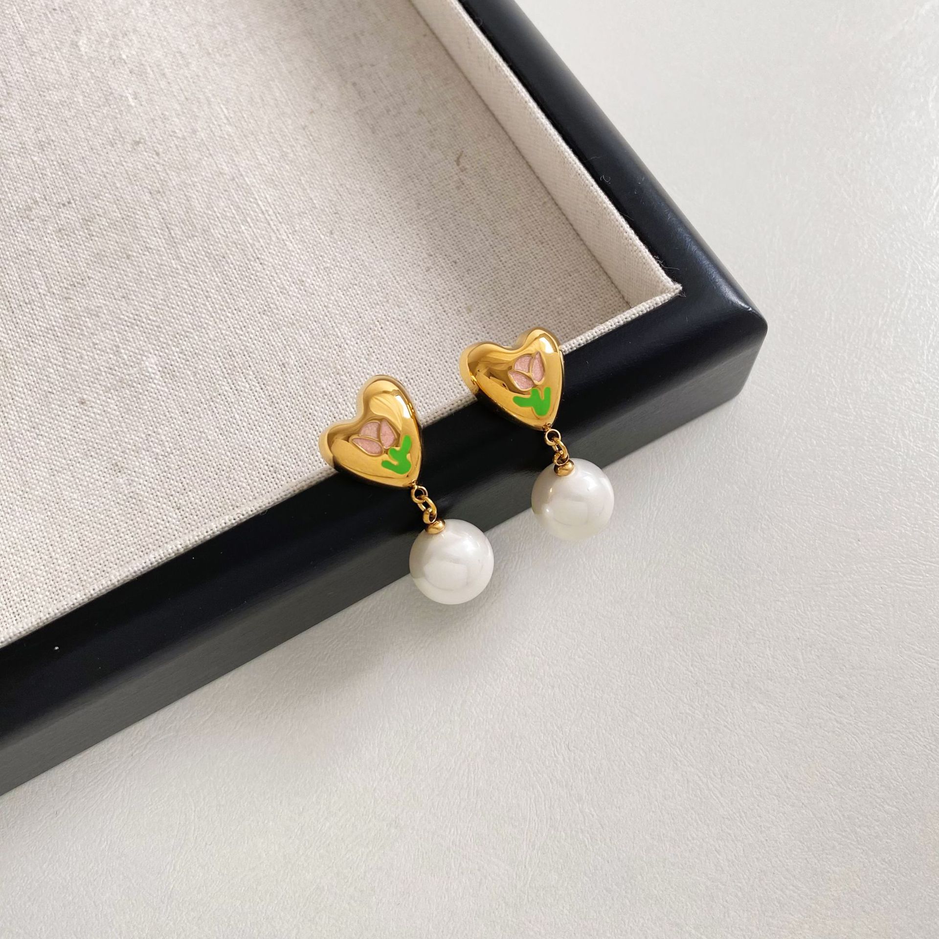 1 Pair Lady Sweet Heart Shape Plating 304 Stainless Steel 16K Gold Plated White Gold Plated Gold Plated Drop Earrings display picture 4