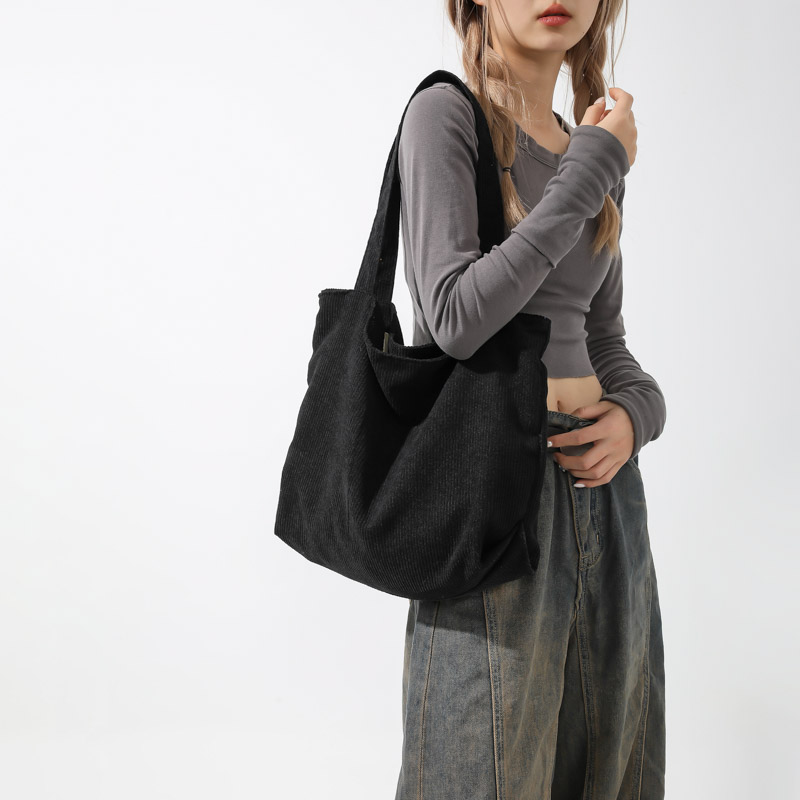 Women's Corduroy Solid Color Vintage Style Square Magnetic Buckle Shoulder Bag Crossbody Bag display picture 5