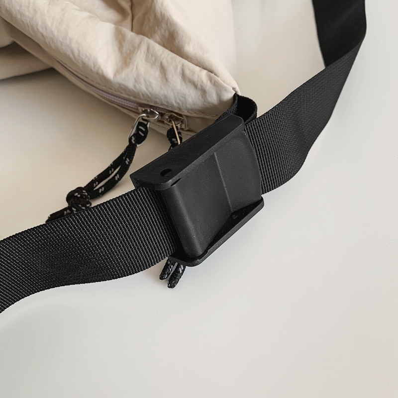 Unisex Nylon Solid Color Elegant Vacation Sewing Thread Square Zipper Shoulder Bag Messenger Bag display picture 7