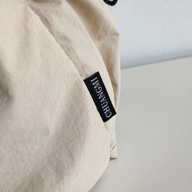 Unisex Nylon Solid Color Elegant Vacation Sewing Thread Square Zipper Shoulder Bag Messenger Bag display picture 8