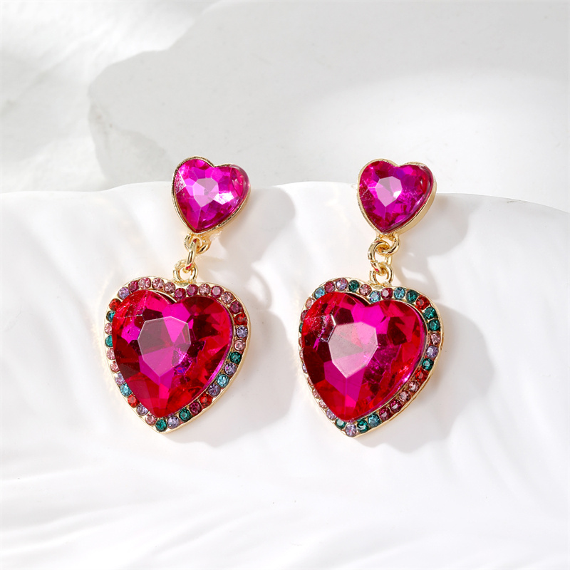 1 Pair Retro Simple Style Heart Shape Inlay Copper Glass Drop Earrings display picture 1