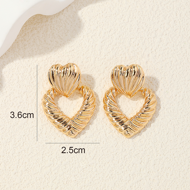 1 Piece Vintage Style Heart Shape Plating Alloy Drop Earrings display picture 3