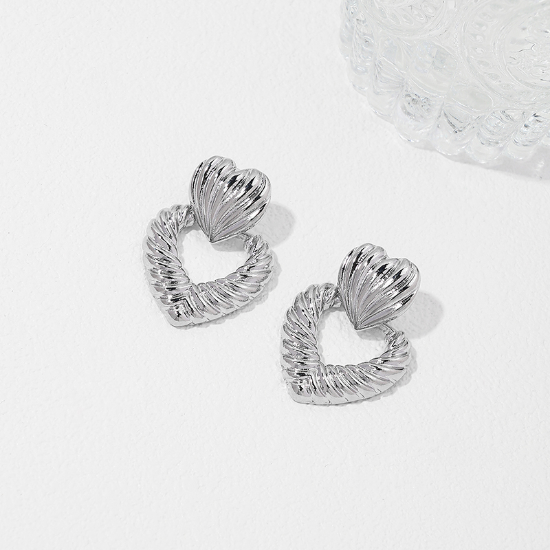 1 Piece Vintage Style Heart Shape Plating Alloy Drop Earrings display picture 5