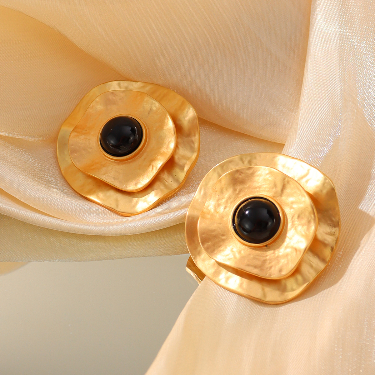 1 Pair Vintage Style Simple Style Square Irregular Plating Alloy 14k Gold Plated Ear Studs display picture 1