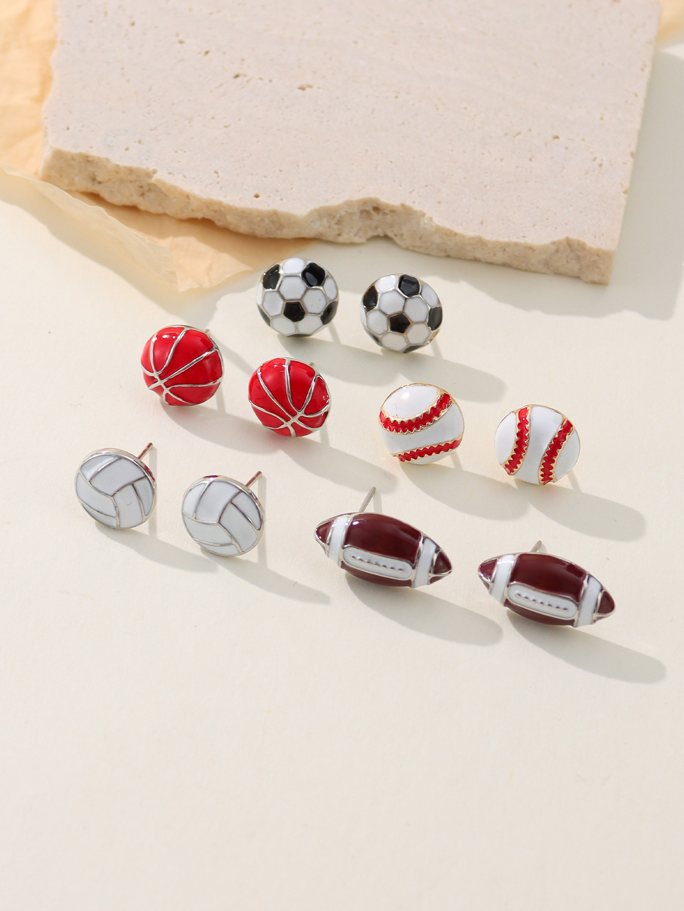 1 Pair Simple Style Sports Basketball Football Painted Epoxy Plating Alloy 14k Gold Plated Ear Studs display picture 1