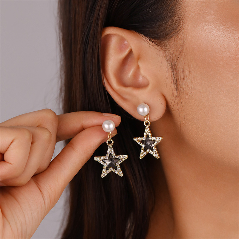 1 Pair Elegant Cute Star Heart Shape Inlay Alloy Rhinestones Drop Earrings display picture 1