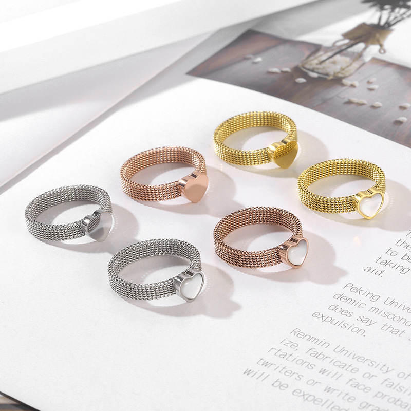 Einfacher Stil Klassischer Stil Herzform Titan Stahl Überzug Vergoldet Ringe display picture 1
