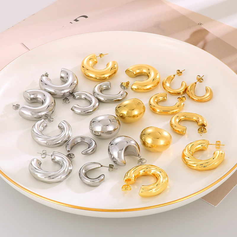 1 Pair Retro U Shape Geometric Plating Titanium Steel 18K Gold Plated Earrings display picture 1
