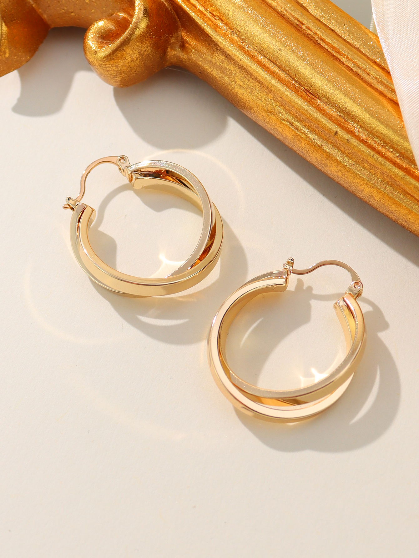 1 Pair Simple Style Round Stamping Plating Copper 14k Gold Plated Earrings display picture 6