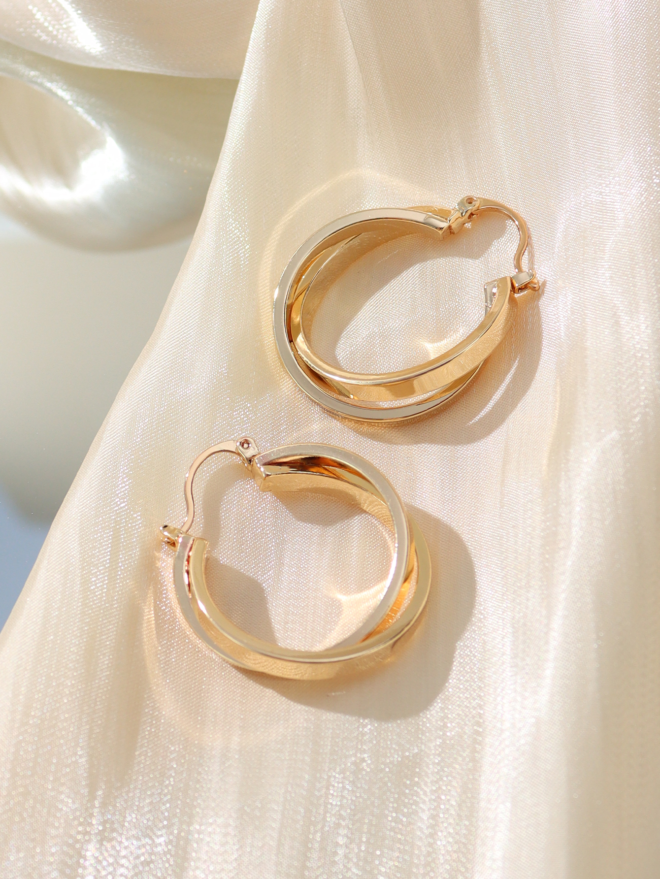 1 Pair Simple Style Round Stamping Plating Copper 14k Gold Plated Earrings display picture 5