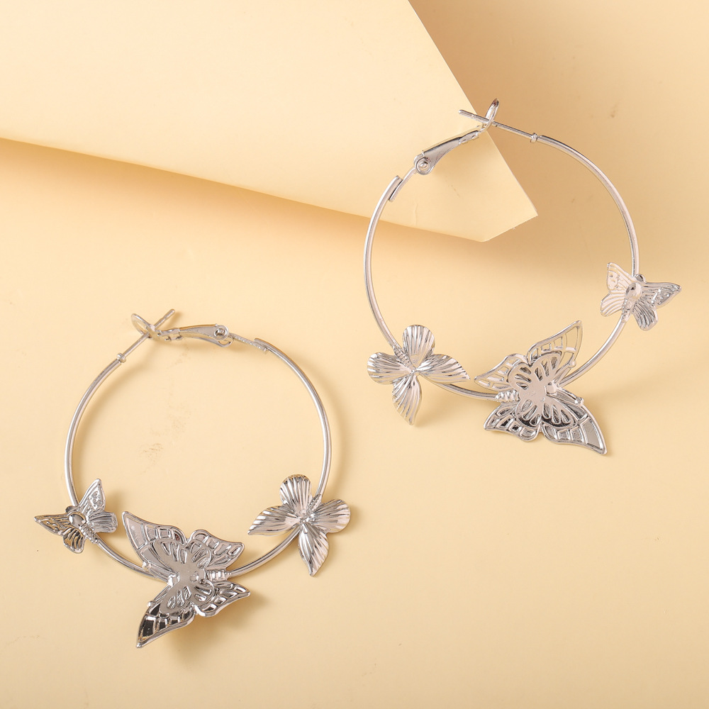 1 Paar Einfacher Stil Klassischer Stil Schmetterling Aushöhlen Eisen Ohrringe display picture 2