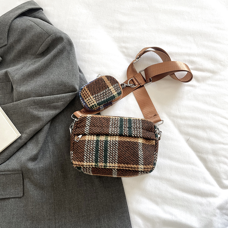 Women's Woolen Stripe Elegant Vacation Sewing Thread Square Zipper Shoulder Bag Bag Sets display picture 1