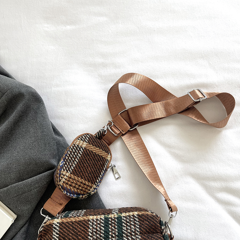 Women's Woolen Stripe Elegant Vacation Sewing Thread Square Zipper Shoulder Bag Bag Sets display picture 4