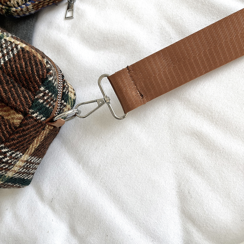 Women's Woolen Stripe Elegant Vacation Sewing Thread Square Zipper Shoulder Bag Bag Sets display picture 6