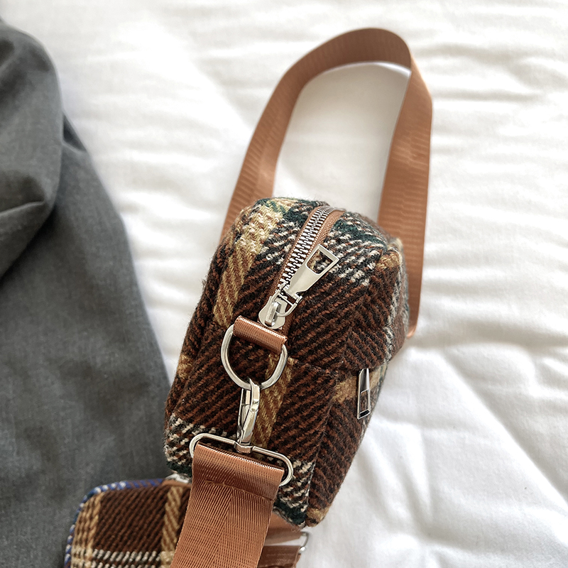 Women's Woolen Stripe Elegant Vacation Sewing Thread Square Zipper Shoulder Bag Bag Sets display picture 5