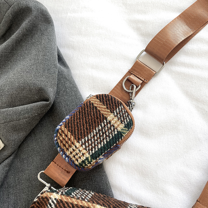 Women's Woolen Stripe Elegant Vacation Sewing Thread Square Zipper Shoulder Bag Bag Sets display picture 11
