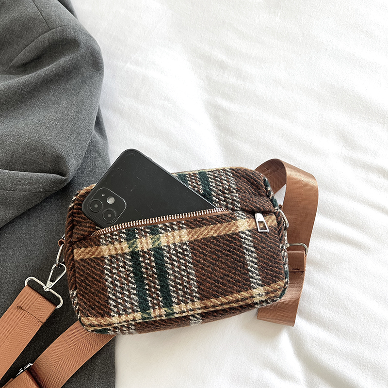 Women's Woolen Stripe Elegant Vacation Sewing Thread Square Zipper Shoulder Bag Bag Sets display picture 10