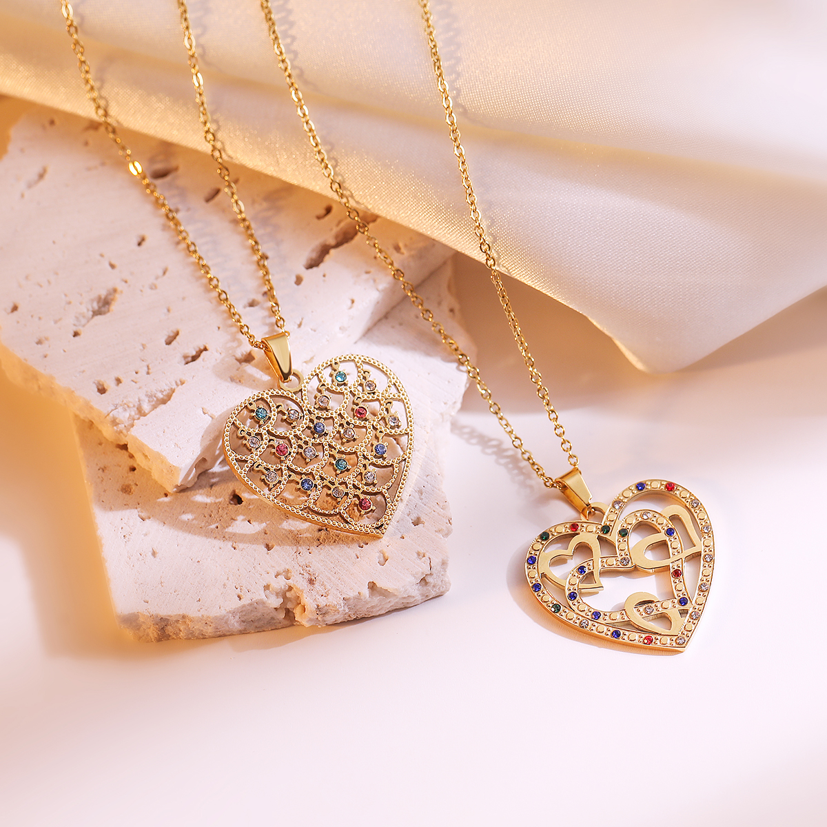 304 Stainless Steel 18K Gold Plated Simple Style Plating Inlay Heart Shape Zircon Pendant Necklace display picture 6
