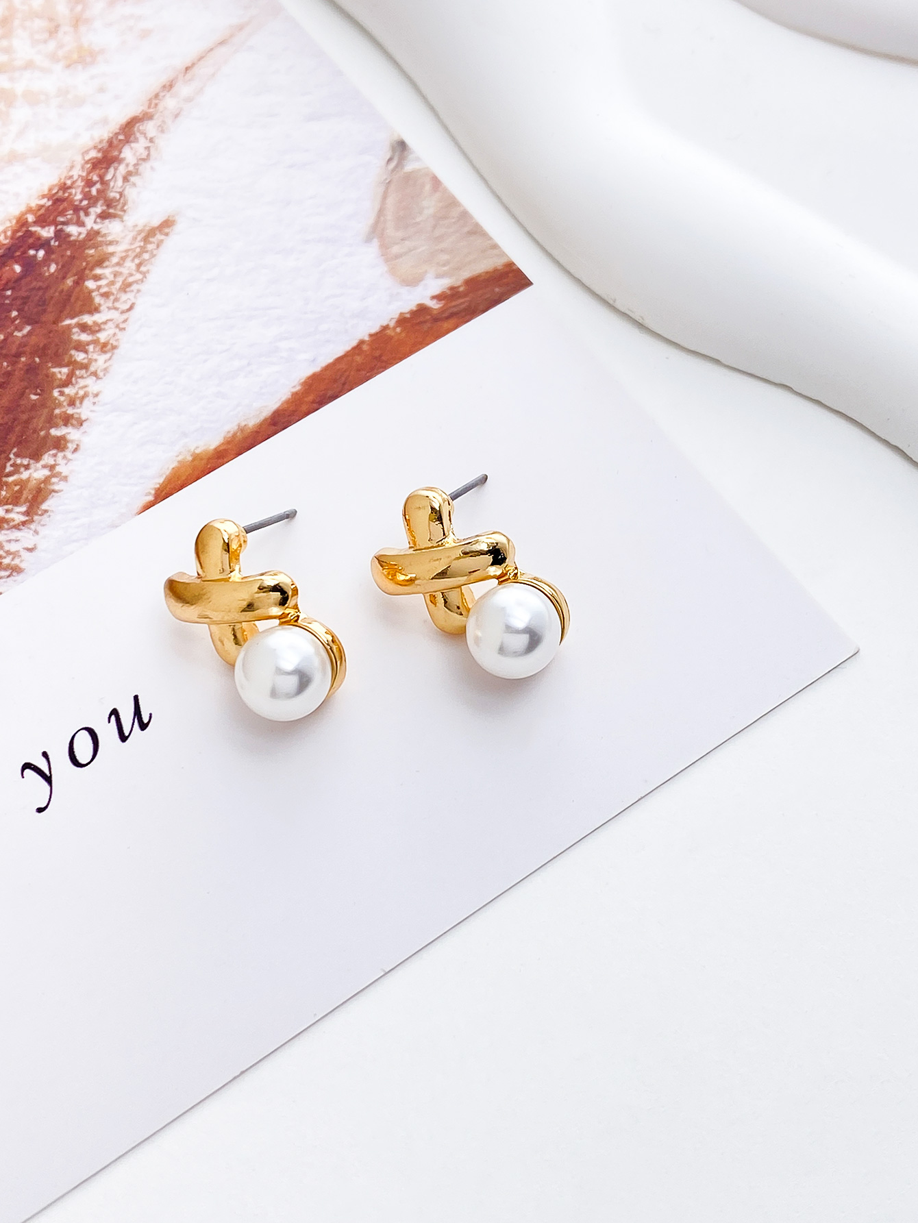 1 Pair Simple Style Round Inlay Alloy Pearl Ear Studs display picture 2