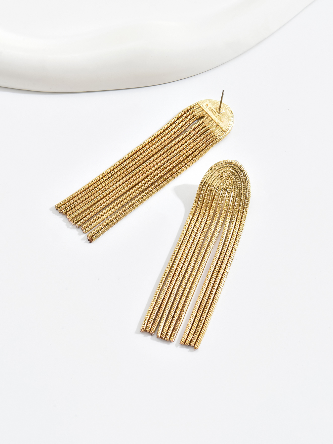 1 Pair Vintage Style Solid Color Alloy Drop Earrings display picture 4