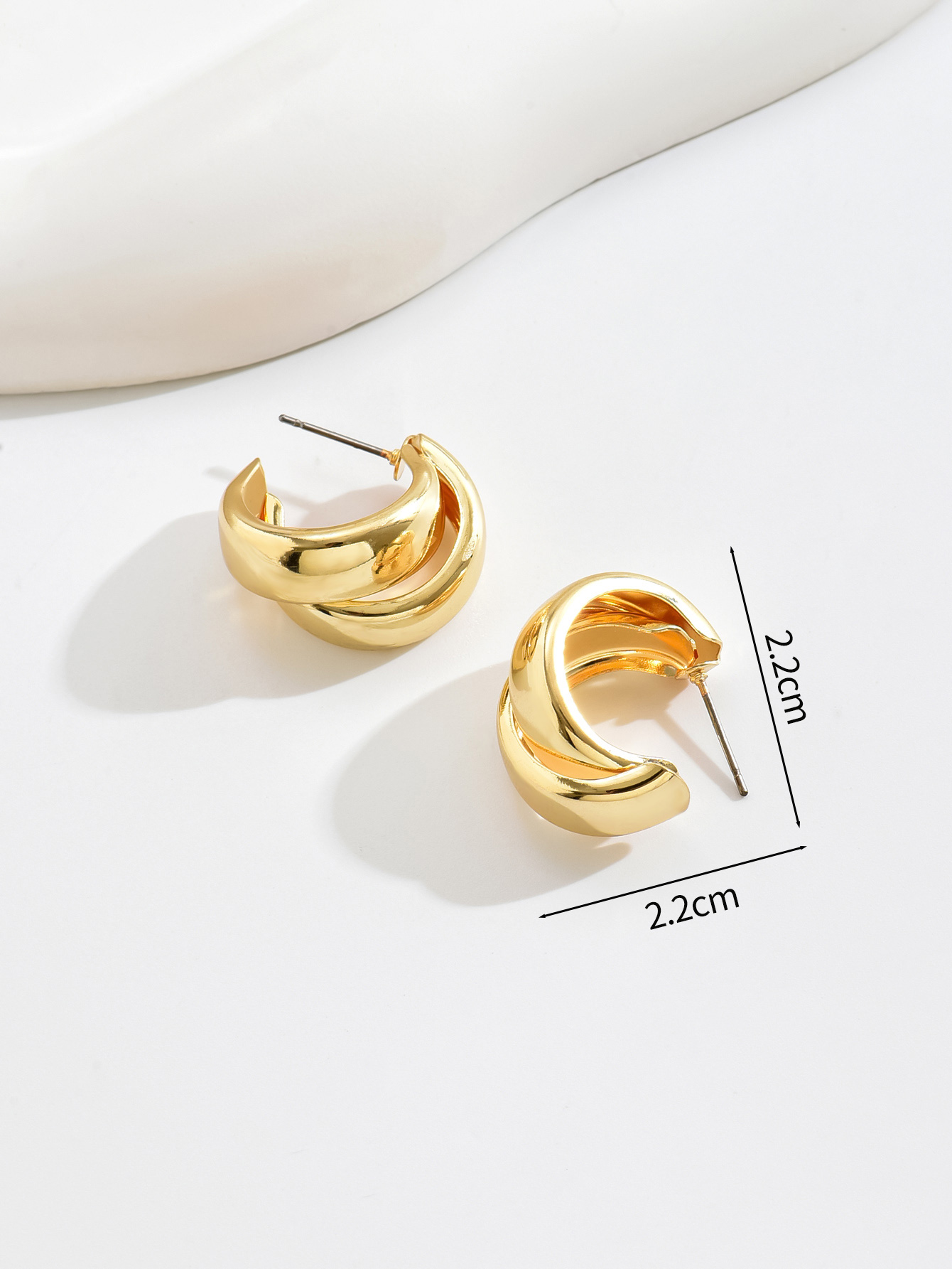 1 Pair Vintage Style Solid Color Alloy Ear Studs display picture 1