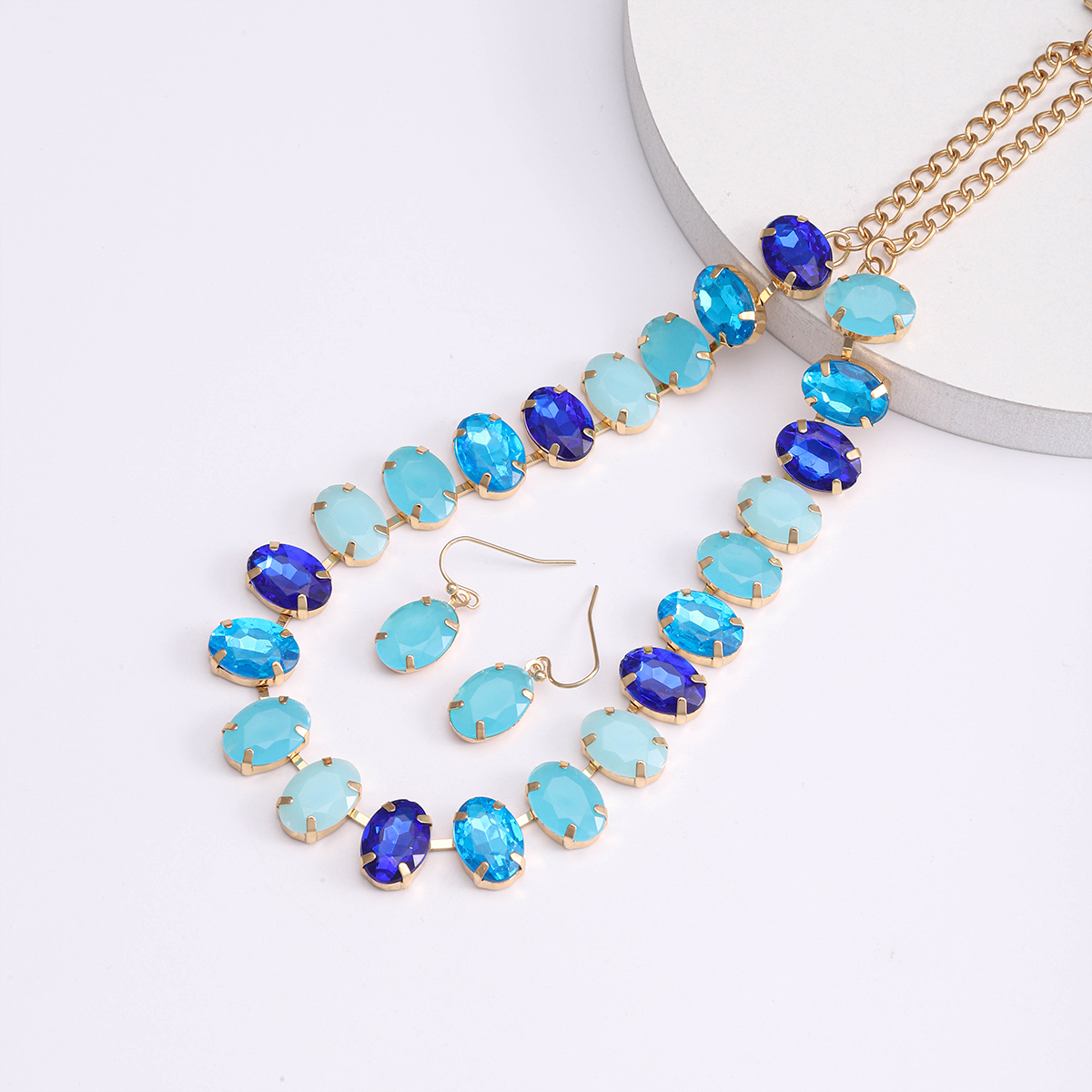 Elegant Nordic Style Oval Synthetics Alloy Inlay Artificial Gemstones Gold Plated Women's Earrings Necklace display picture 9