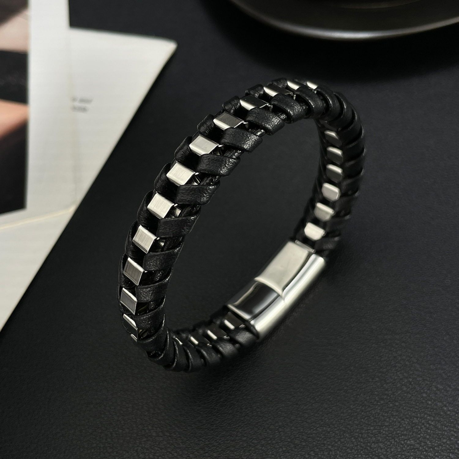 Vintage Style Simple Style Splicing Pu Leather Patchwork No Inlay Men's Bangle display picture 1