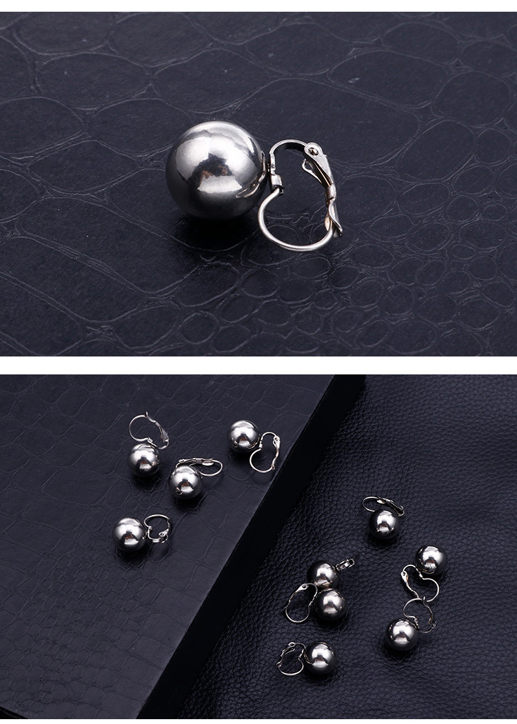 1 Pair Simple Style Ball Solid Color Plating Titanium Steel Hoop Earrings display picture 1