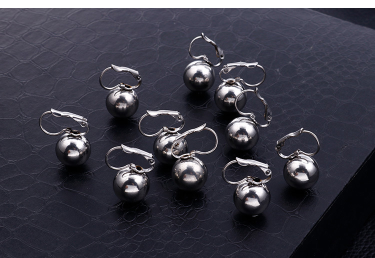 1 Pair Simple Style Ball Solid Color Plating Titanium Steel Hoop Earrings display picture 2